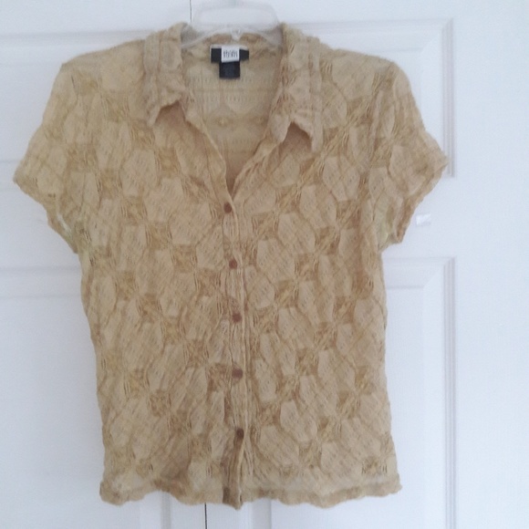 NWOT Lace Blouse Top Short Slive Buttons Down - Picture 4 of 7